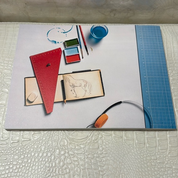 HERMES N°86 MAGAZINE spring-summer 2025. The World of Hermes. New. - Picture 3 of 7